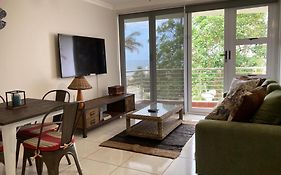 Cozy, 2 Bedroom Beachfront Apartment